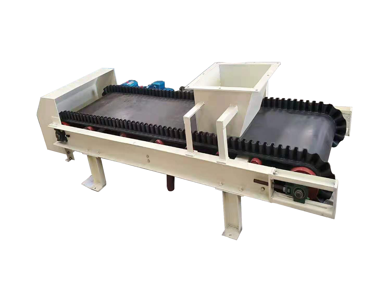 皮带秤为何易出现跑偏问题？——新乡市金宏称重设备深度解析